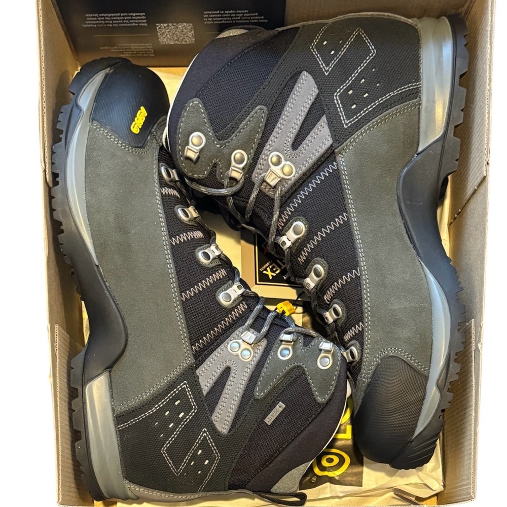Men's Black and Gray Hiking Boots